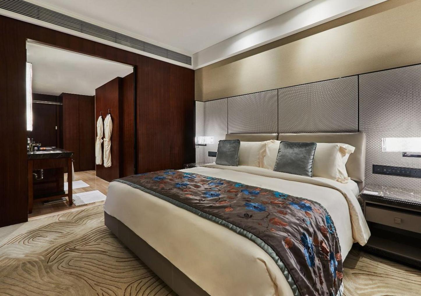 Отель Mandarin Oriental Pudong, Шанхай
