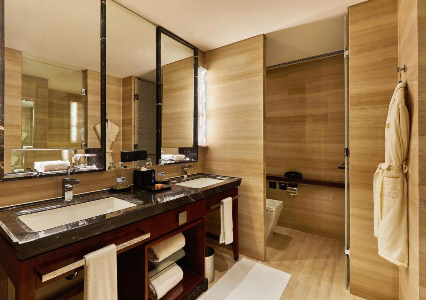 Отель Mandarin Oriental Pudong,